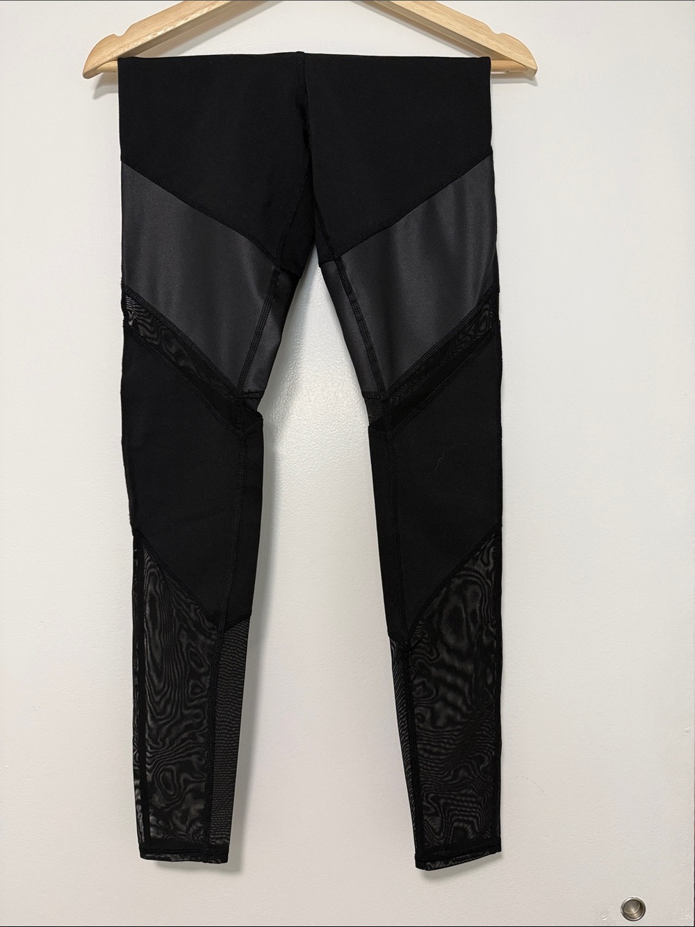 ALO Yoga Black Mesh Panel Leggings